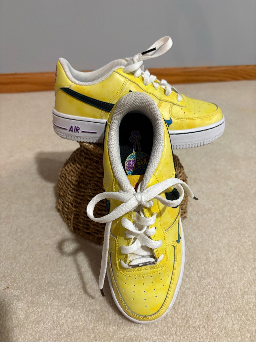 Nike Kids Yellow Low-Top Sneakers with Blue Accent - Unbranded